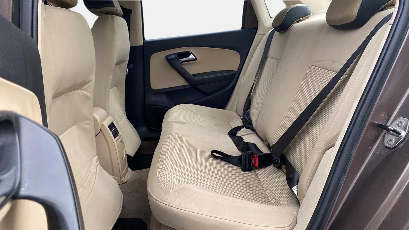 2017 Volkswagen Ameo HIGHLINE PLUS 1.5L AT 16 ALLOY, Diesel, Automatic, 66,880 km, Right Side Rear Door Cabin