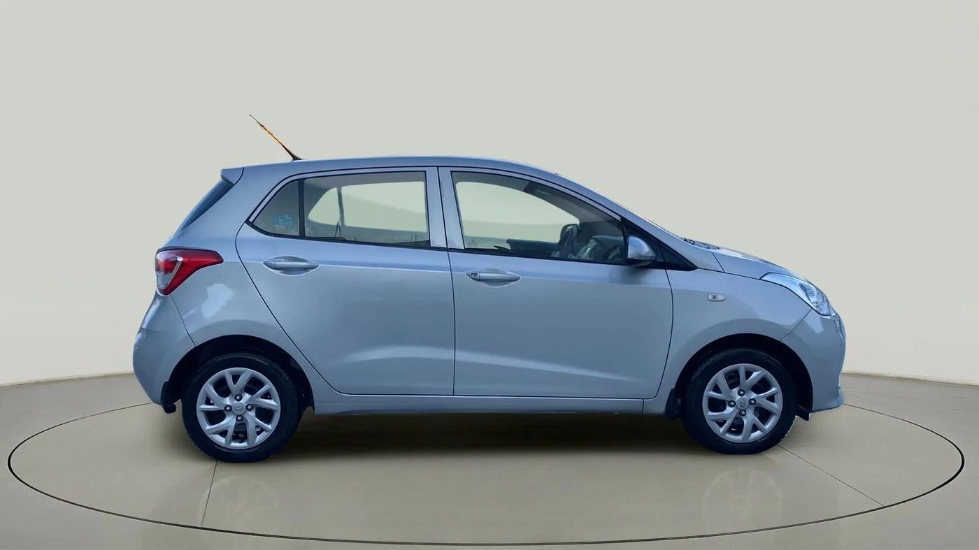 2018 Hyundai Grand i10 MAGNA 1.2 KAPPA VTVT, Petrol, Manual, 20,551 km, Right Side View