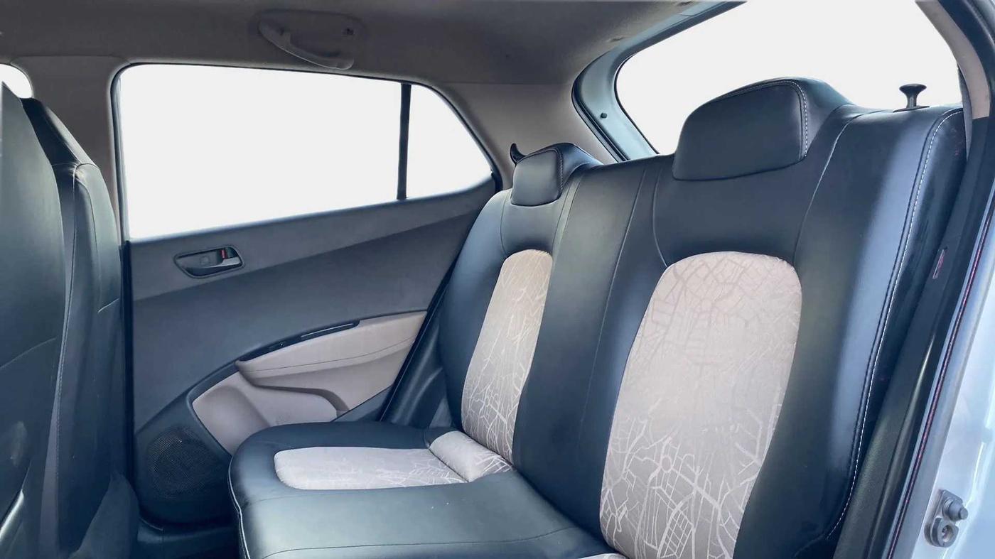 2018 Hyundai Grand i10 MAGNA 1.2 KAPPA VTVT, Petrol, Manual, 20,551 km, Right Side Rear Door Cabin