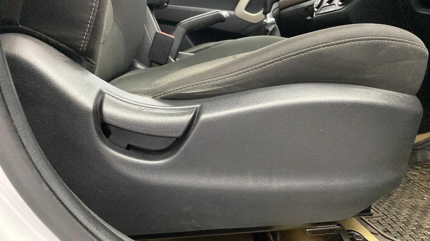 2017 Hyundai Creta E PLUS 1.6 PETROL, Petrol, Manual, 89,135 km, Driver Side Adjustment Panel