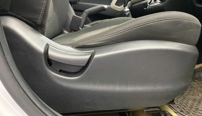 2017 Hyundai Creta E PLUS 1.6 PETROL, Petrol, Manual, 89,135 km, Driver Side Adjustment Panel
