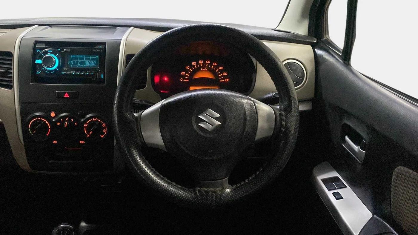 2015 Maruti Wagon R 1.0 LXI CNG, CNG, Manual, 1,00,591 km, Steering Wheel Close Up