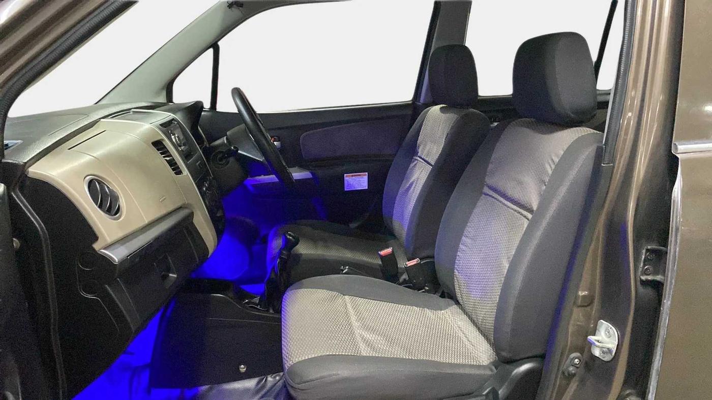 2015 Maruti Wagon R 1.0 LXI CNG, CNG, Manual, 1,00,591 km, Right Side Front Door Cabin