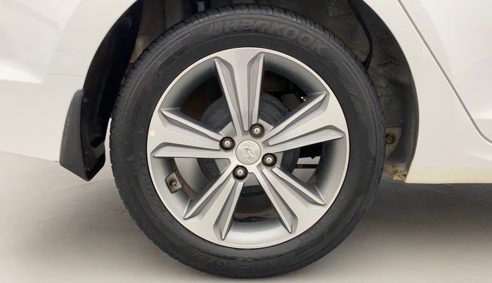 2019 Hyundai Verna 1.6 VTVT SX (O) AT, Petrol, Automatic, 30,116 km, Right Rear Wheel