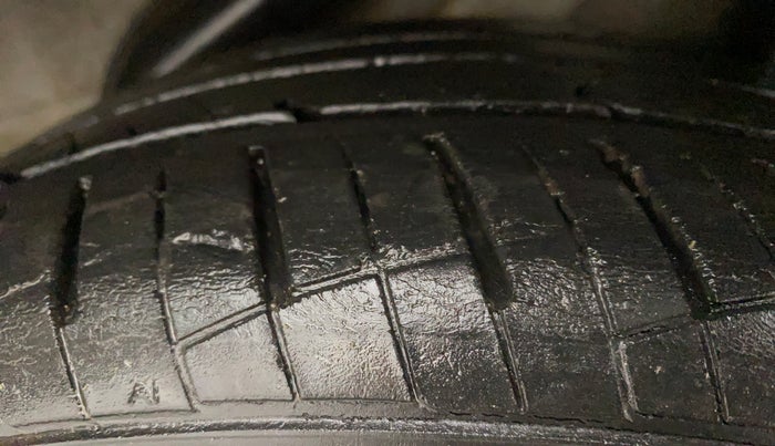 2019 Hyundai Verna 1.6 VTVT SX (O) AT, Petrol, Automatic, 30,116 km, Left Rear Tyre Tread