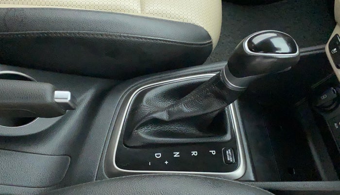 2019 Hyundai Verna 1.6 VTVT SX (O) AT, Petrol, Automatic, 30,116 km, Gear Lever