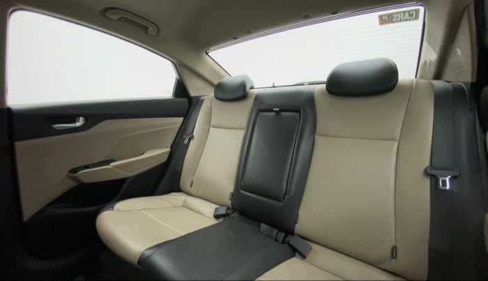 2019 Hyundai Verna 1.6 VTVT SX (O) AT, Petrol, Automatic, 30,116 km, Right Side Rear Door Cabin