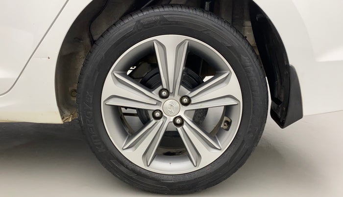 2019 Hyundai Verna 1.6 VTVT SX (O) AT, Petrol, Automatic, 30,116 km, Left Rear Wheel
