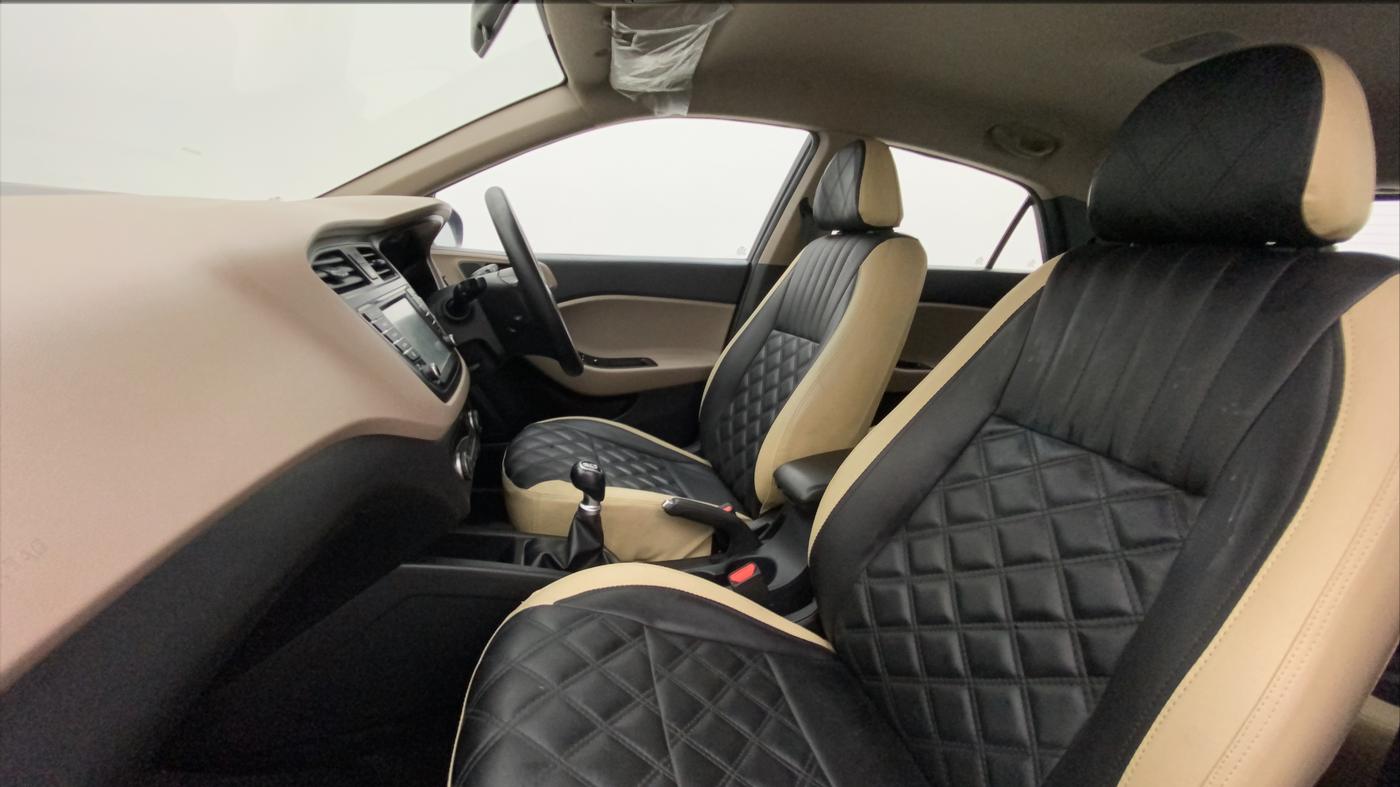 2016 Hyundai Elite i20 ASTA 1.2 (O), Petrol, Manual, 57,766 km, Right Side Front Door Cabin