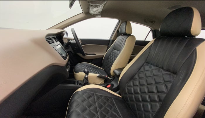 2016 Hyundai Elite i20 ASTA 1.2 (O), Petrol, Manual, 57,766 km, Right Side Front Door Cabin
