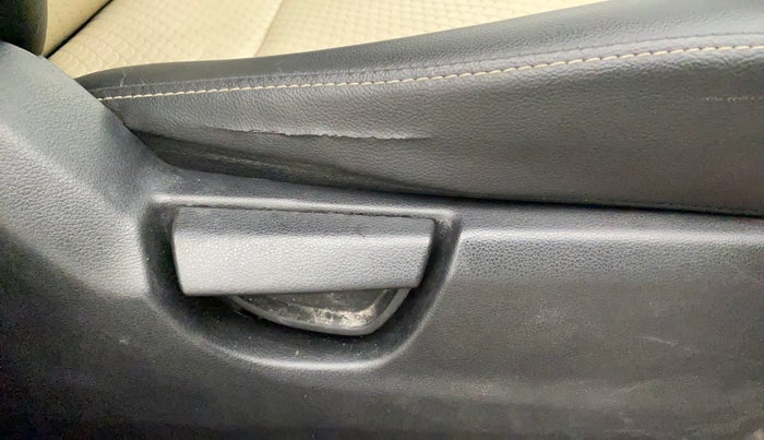 2019 Hyundai NEW SANTRO ASTA MT, Petrol, Manual, 78,119 km, Driver Side Adjustment Panel