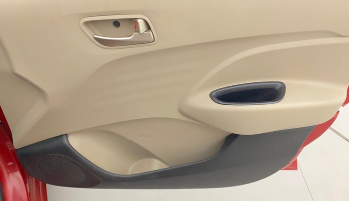 2019 Hyundai NEW SANTRO ASTA MT, Petrol, Manual, 78,119 km, Driver Side Door Panels Control