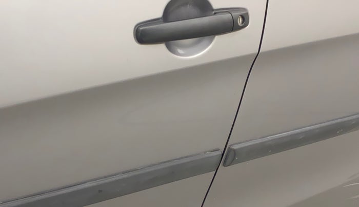 2014 Maruti Celerio VXI, Petrol, Manual, 92,750 km, Front passenger door - Paint minor damage