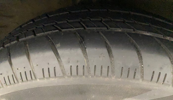 2014 Maruti Celerio VXI, Petrol, Manual, 92,750 km, Right Front Tyre Tread