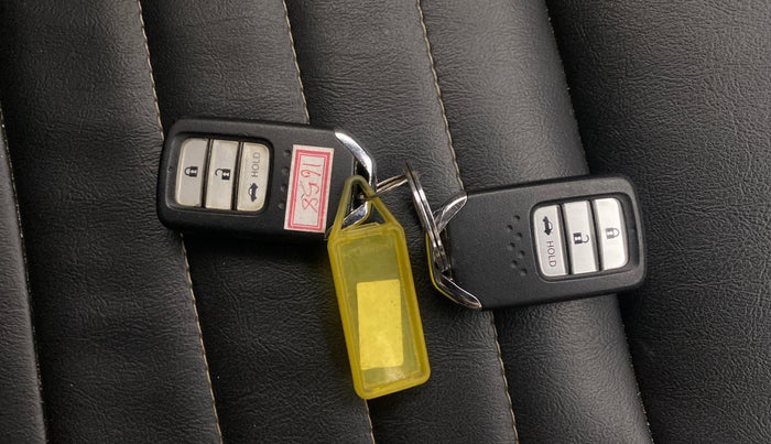 2018 Honda Amaze 1.2L I-VTEC V CVT, Petrol, Automatic, 73,912 km, Key Close Up