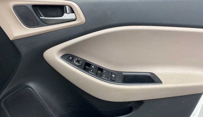 2018 Hyundai Elite i20 ASTA 1.2 (O), Petrol, Manual, 98,989 km, Driver Side Door Panels Control