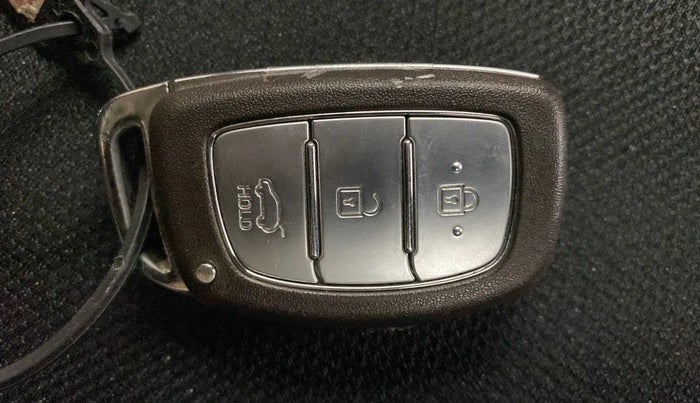 2018 Hyundai Elite i20 ASTA 1.2 (O), Petrol, Manual, 98,989 km, Key Close Up