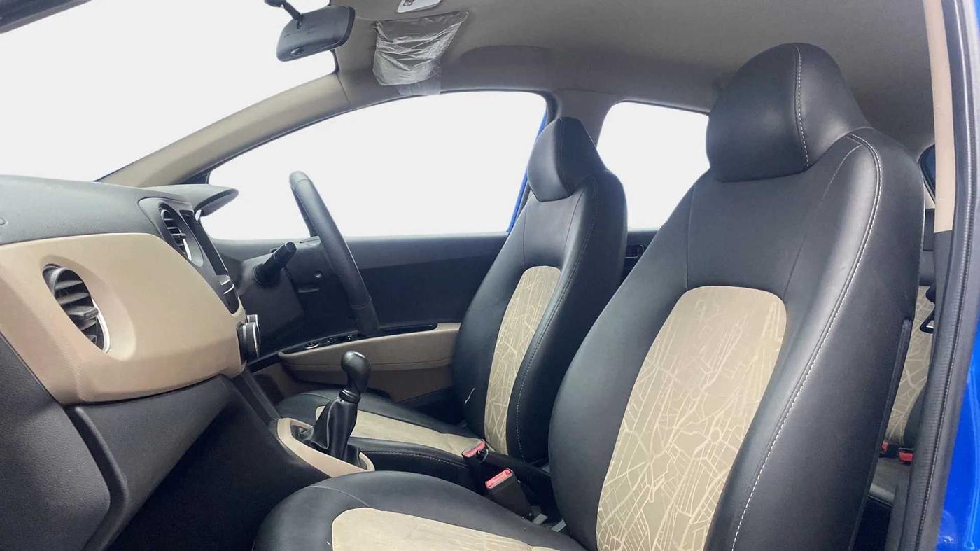 2017 Hyundai Grand i10 MAGNA 1.2 KAPPA VTVT, Petrol, Manual, 27,881 km, Right Side Front Door Cabin