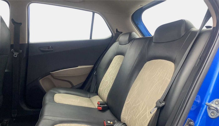 2017 Hyundai Grand i10 MAGNA 1.2 KAPPA VTVT, Petrol, Manual, 27,881 km, Right Side Rear Door Cabin