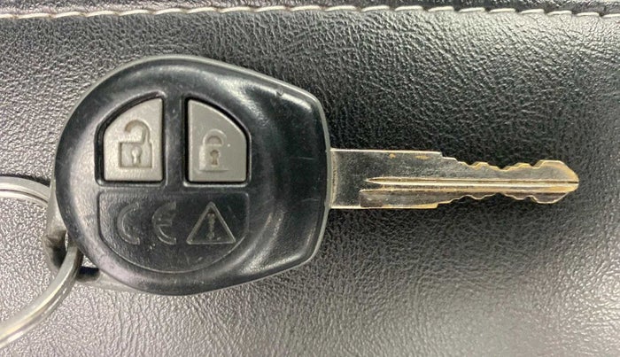 2018 Maruti Swift VXI AMT, Petrol, Automatic, 89,193 km, Key Close Up