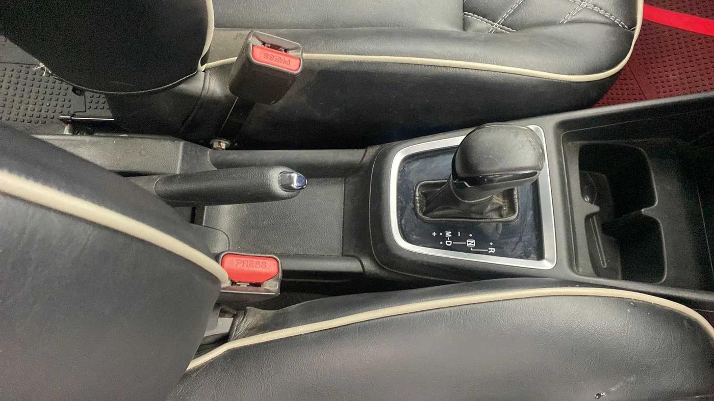 2018 Maruti Swift VXI AMT, Petrol, Automatic, 89,193 km, Gear Lever