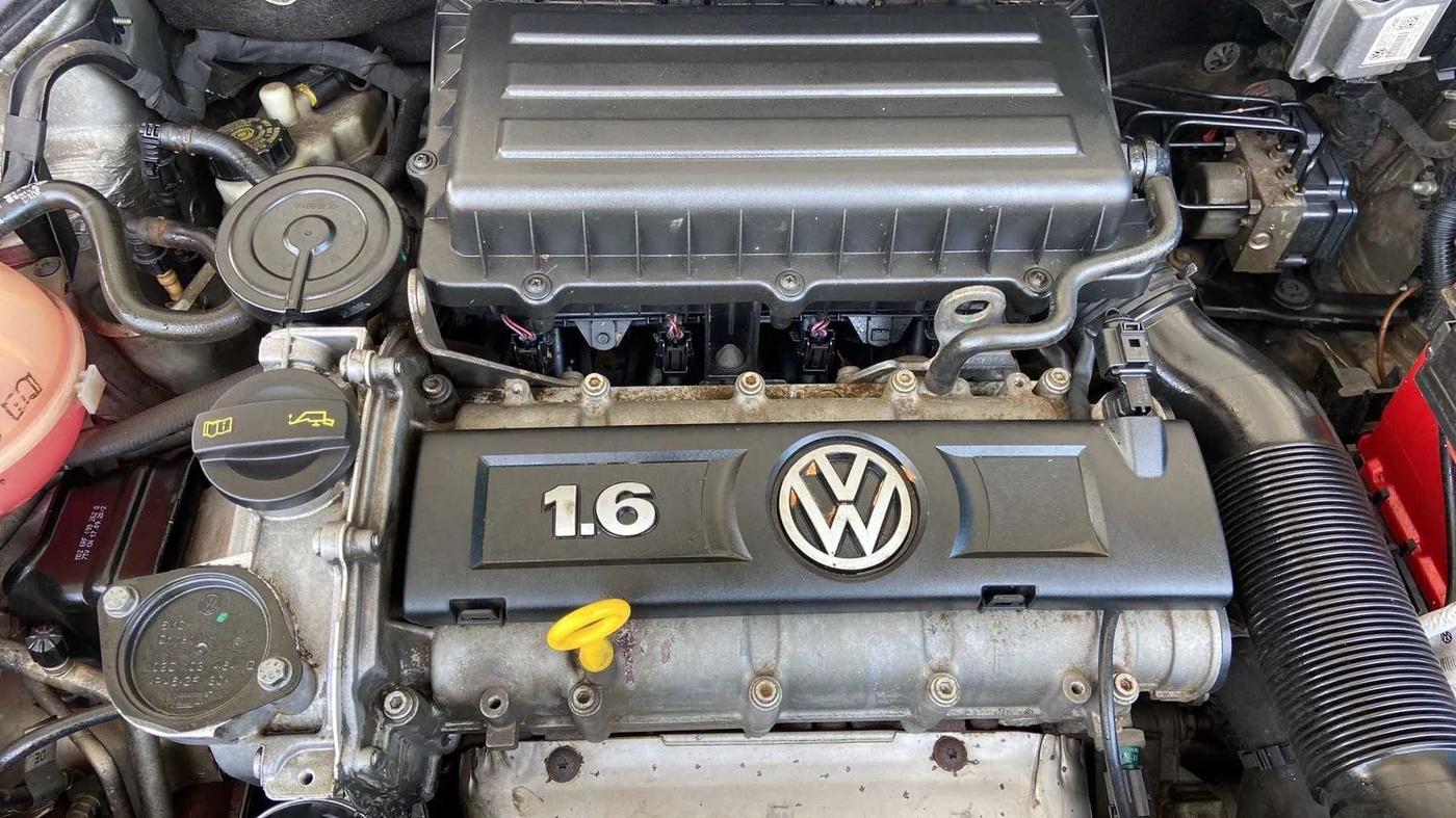 2016 Volkswagen Vento HIGHLINE 1.6 MPI, Petrol, Manual, 95,831 km, Open Bonet