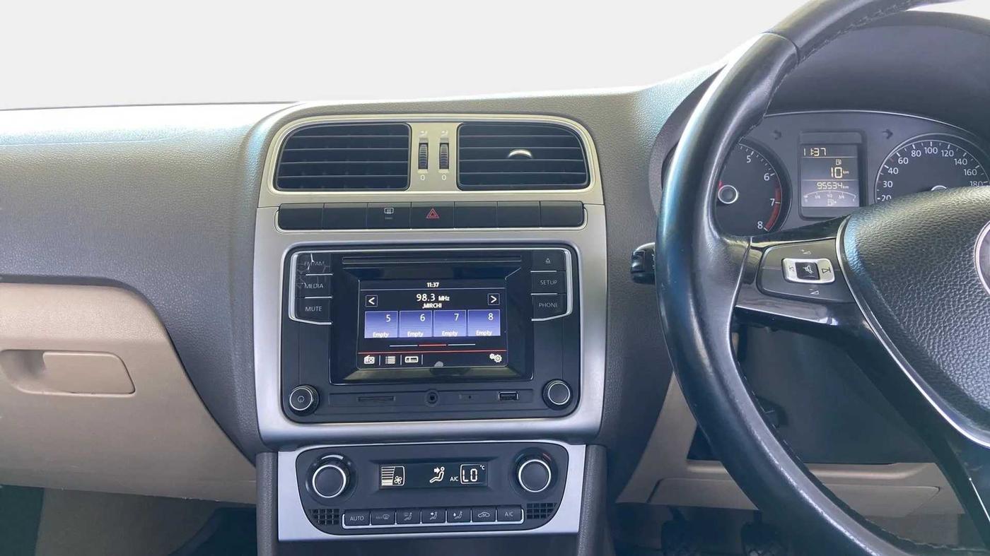 2016 Volkswagen Vento HIGHLINE 1.6 MPI, Petrol, Manual, 95,831 km, Air Conditioner