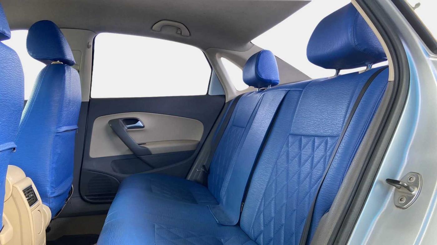 2016 Volkswagen Vento HIGHLINE 1.6 MPI, Petrol, Manual, 95,831 km, Right Side Rear Door Cabin