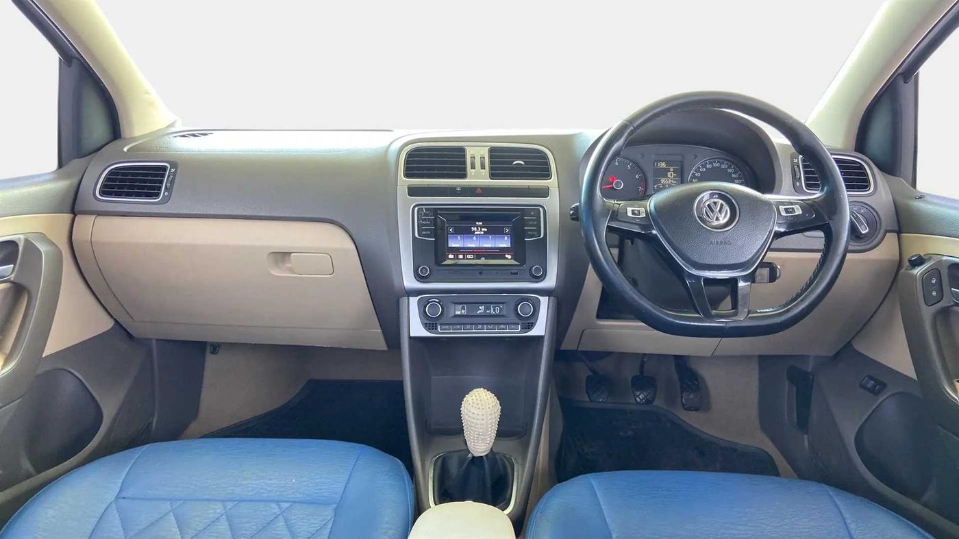 2016 Volkswagen Vento HIGHLINE 1.6 MPI, Petrol, Manual, 95,831 km, Dashboard