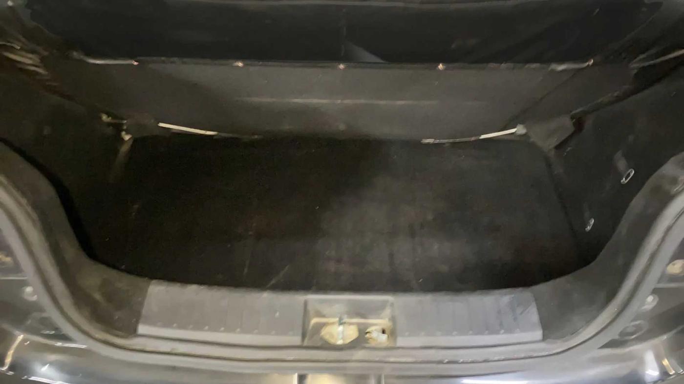 2018 Mahindra KUV 100 NXT K4+ P 6 STR, Petrol, Manual, 40,980 km, Boot Inside