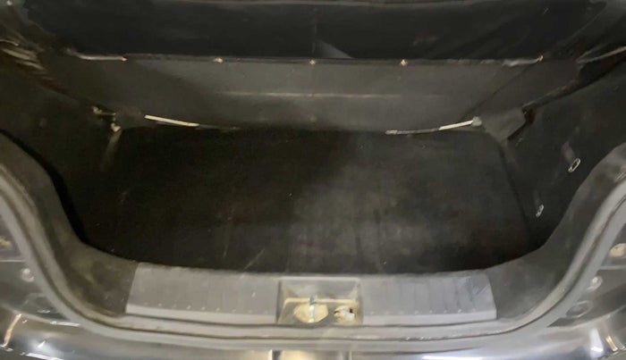 2018 Mahindra KUV 100 NXT K4+ P 6 STR, Petrol, Manual, 40,980 km, Boot Inside