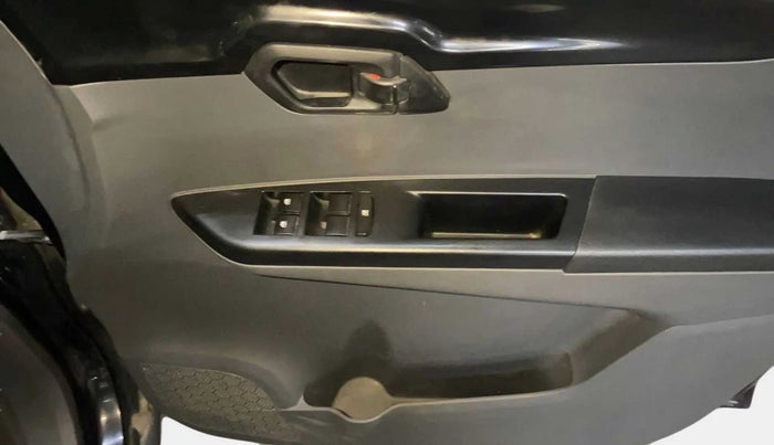 2018 Mahindra KUV 100 NXT K4+ P 6 STR, Petrol, Manual, 40,980 km, Driver Side Door Panels Control