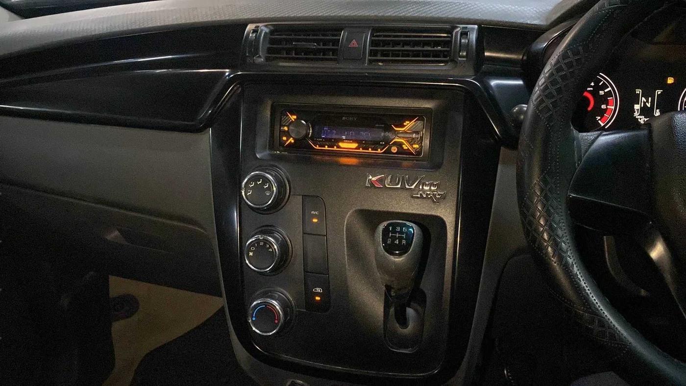 2018 Mahindra KUV 100 NXT K4+ P 6 STR, Petrol, Manual, 40,980 km, Air Conditioner