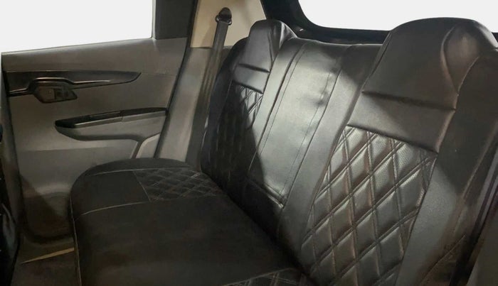 2018 Mahindra KUV 100 NXT K4+ P 6 STR, Petrol, Manual, 40,980 km, Right Side Rear Door Cabin