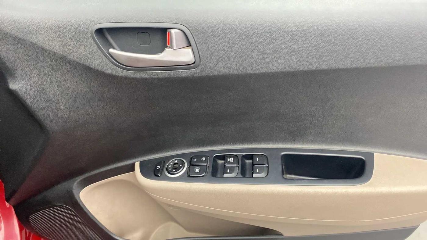 2014 Hyundai Xcent S 1.2, Petrol, Manual, 63,189 km, Driver Side Door Panels Control