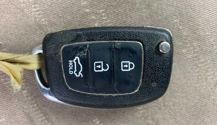 2014 Hyundai Xcent S 1.2, Petrol, Manual, 63,189 km, Key Close Up