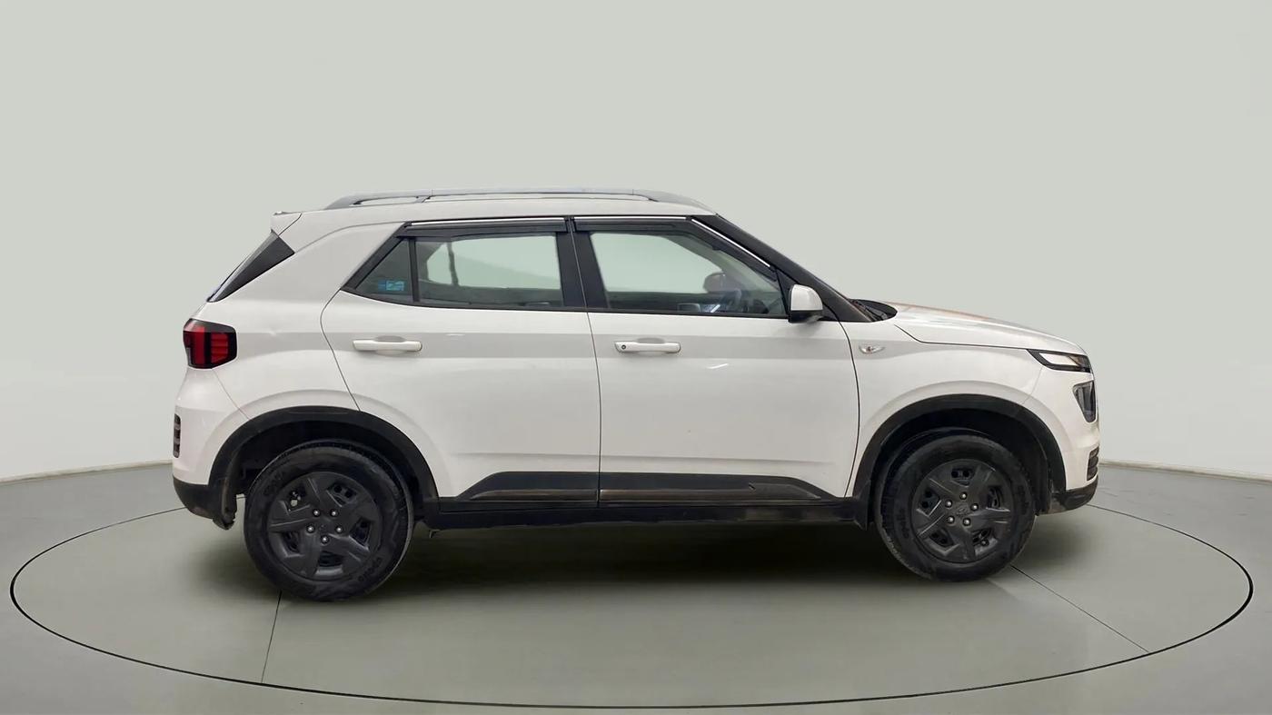 2023 Hyundai VENUE S 1.2, Petrol, Manual, 13,812 km, Right Side View