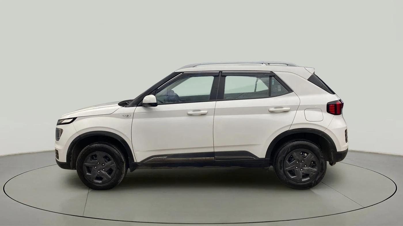 2023 Hyundai VENUE S 1.2, Petrol, Manual, 13,812 km, Left Side