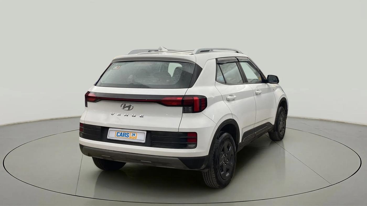 2023 Hyundai VENUE S 1.2, Petrol, Manual, 13,812 km, Right Back Diagonal