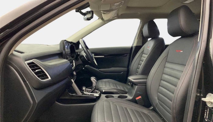 2022 KIA SELTOS GTX PLUS DCT 1.4 PETROL, Petrol, Automatic, 17,491 km, Right Side Front Door Cabin