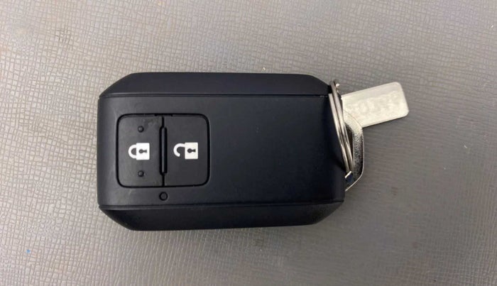 2024 Toyota Glanza V AMT, Petrol, Automatic, 10,441 km, Key Close Up