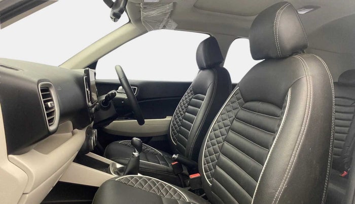 2023 Hyundai VENUE SX 1.2 PETROL, Petrol, Manual, 23,488 km, Right Side Front Door Cabin