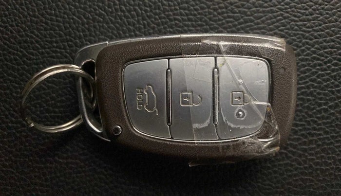 2023 Hyundai VENUE SX 1.2 PETROL, Petrol, Manual, 23,488 km, Key Close Up