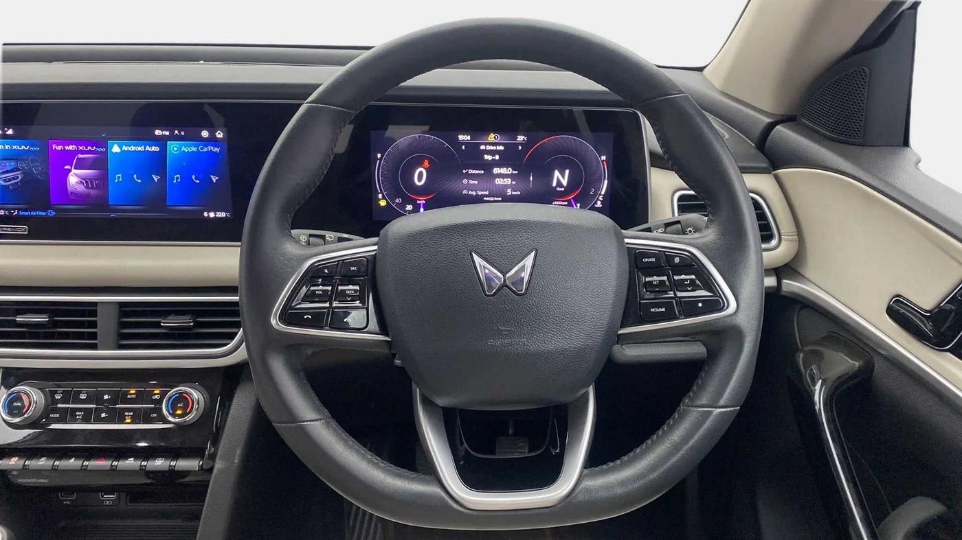 2022 Mahindra XUV700 AX 7 P MT 7 STR, Petrol, Manual, 16,993 km, Steering Wheel Close Up