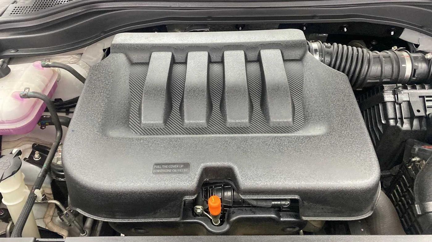 2022 Mahindra XUV700 AX 7 P MT 7 STR, Petrol, Manual, 16,993 km, Open Bonet