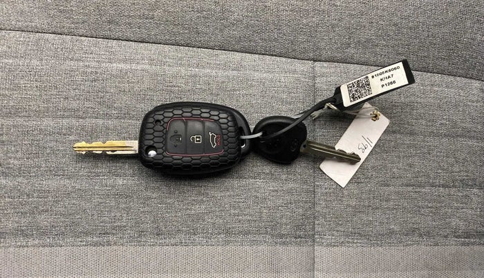 2019 Hyundai GRAND I10 NIOS SPORTZ AMT 1.2 KAPPA VTVT, Petrol, Automatic, 40,949 km, Key Close Up