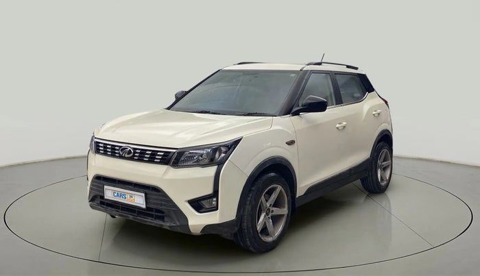 2019 Mahindra XUV300 W6 1.5 DIESEL, Diesel, Manual, 63,450 km, Left Front Diagonal