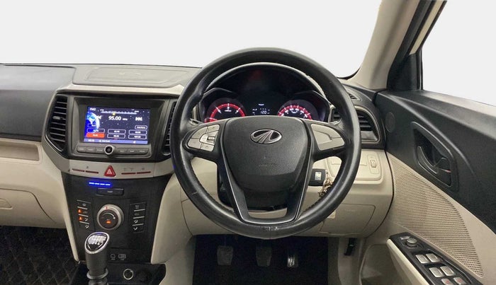 2019 Mahindra XUV300 W6 1.5 DIESEL, Diesel, Manual, 63,450 km, Steering Wheel Close Up