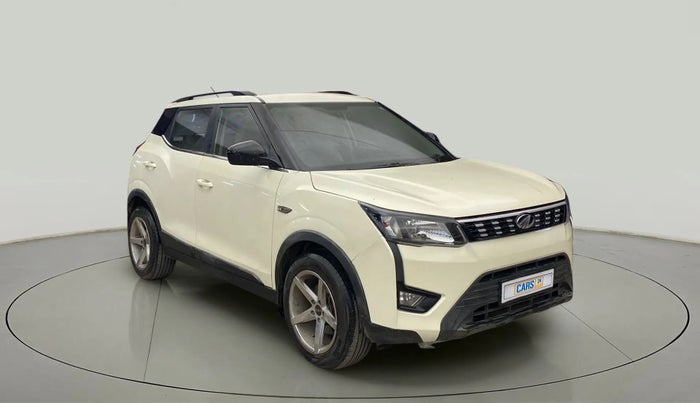 2019 Mahindra XUV300 W6 1.5 DIESEL, Diesel, Manual, 63,450 km, Right Front Diagonal