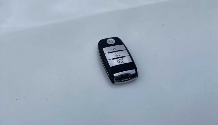 2021 KIA SELTOS HTX 1.5 PETROL, Petrol, Manual, 36,764 km, Key Close Up